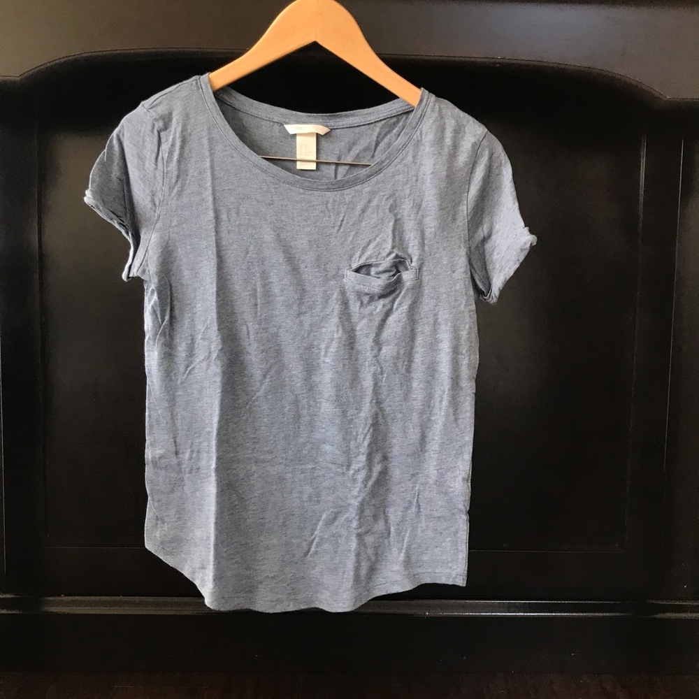 Soft baby blue basic t-shirt